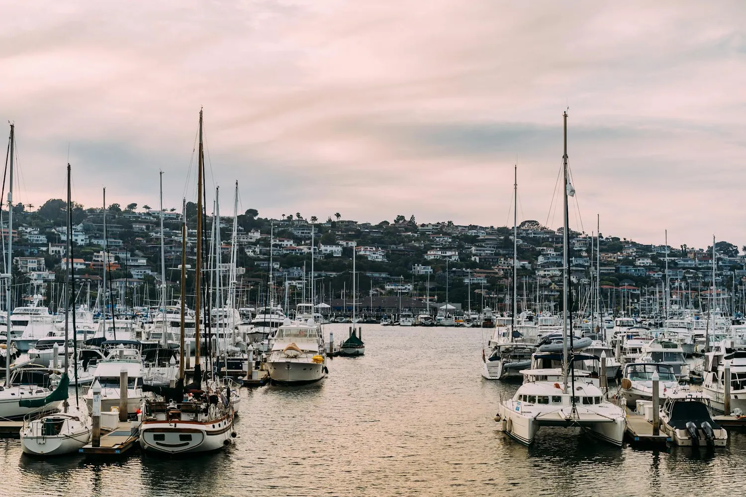 Understanding Costs and Luxuries of Air Travel Compared to Sea Voyages